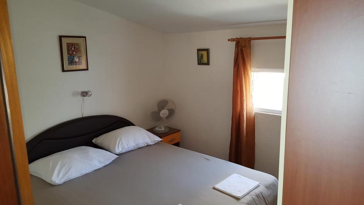 Apartments By The Sea Tucepi, Makarska - 2699 Esterno foto