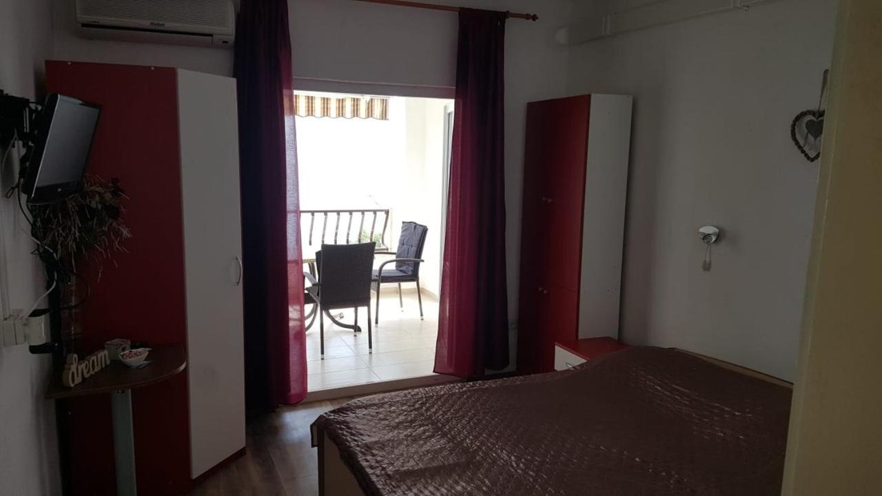 Apartments By The Sea Tucepi, Makarska - 2699 Esterno foto